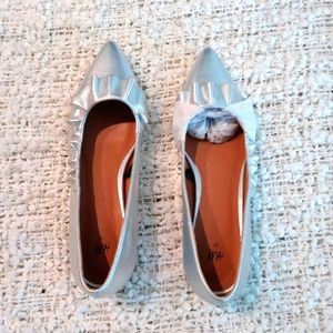 H&M SILVER PUMPS, 39
